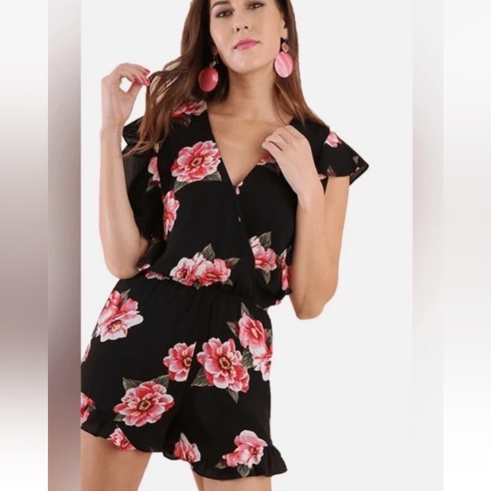 Umgee Black Casual Floral Surplice Ruffle Short Sleeve Shorts Romper Size M